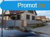 Kzpontban kt utcra nyl szuternes, tetteres, 4 szoba, 