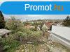 Kaposvron a Laborfalvy utcban elad egy feljtand tgla